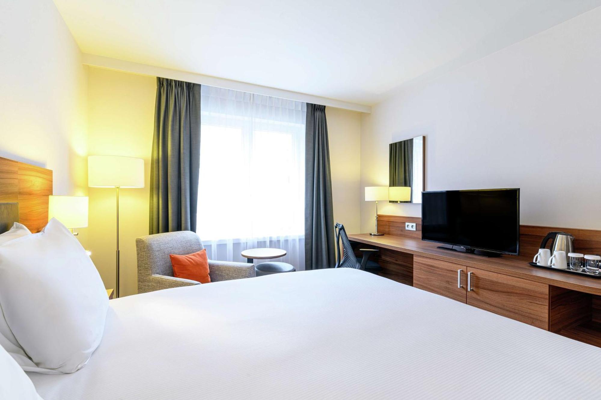 Hilton Garden Inn Brussels City Centre Bagian luar foto